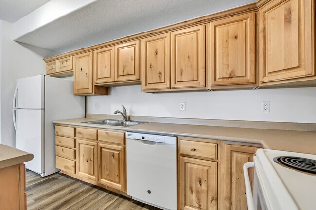 Building Photo - Cedar Street Holdings