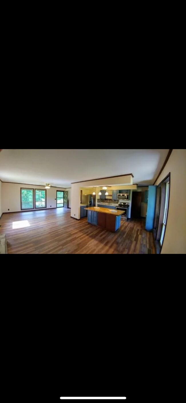 Building Photo - 99 Windy Farm Rd