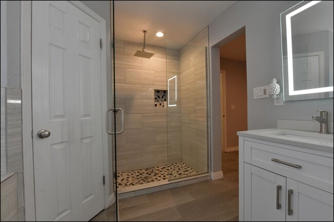 Building Photo - Coming Soon!