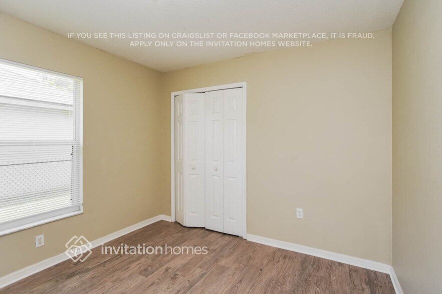 Building Photo - 6138 36th Ln E