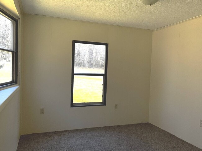 Building Photo - 499 Tanzman Rd