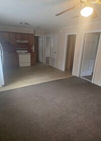 Building Photo - Oak Ridge Apartment