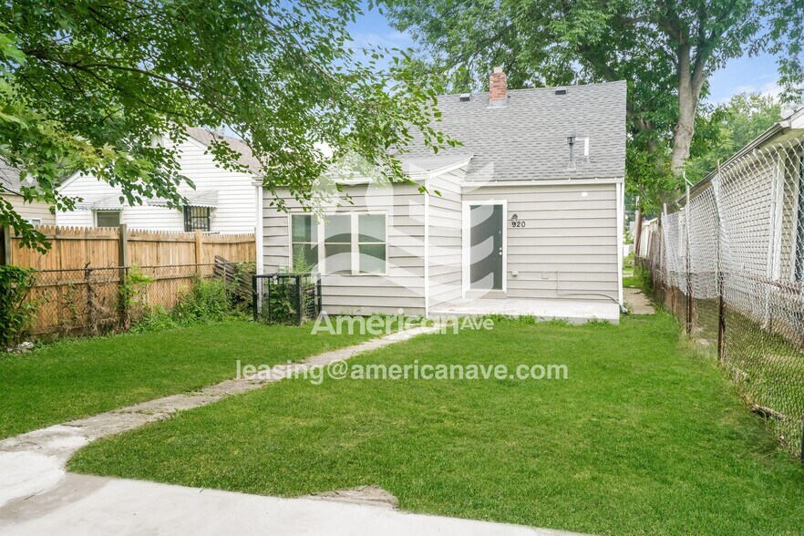 Building Photo - 920 Brentwood Ave