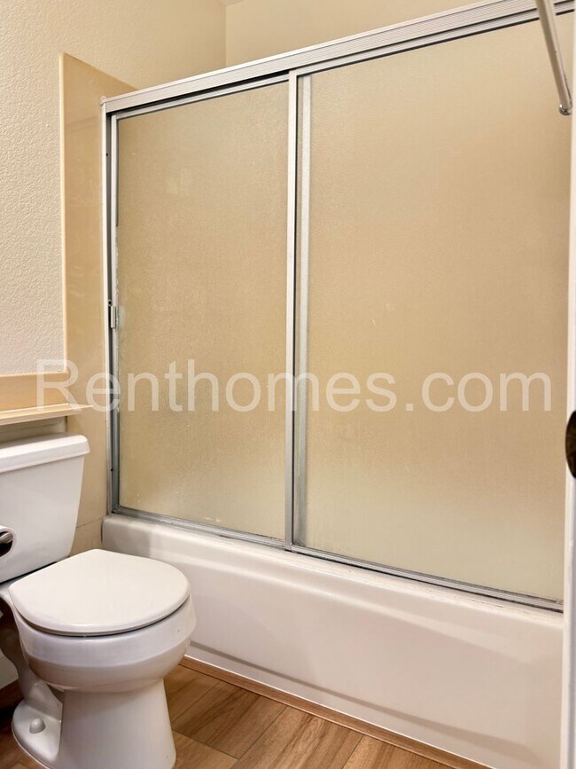 Building Photo - 10807 Woodstream Point