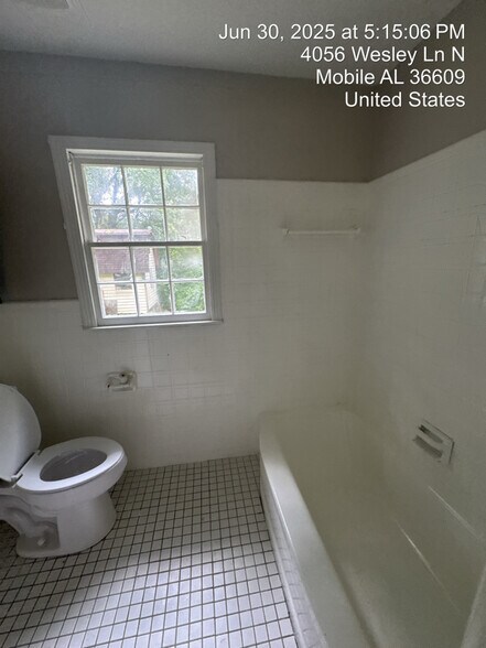 Building Photo - 4056 S Wesley Ln