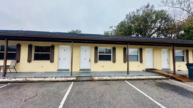 Primary Photo - 979 BERKLEY ROAD Unit #3, AUBURNDALE, Flor...