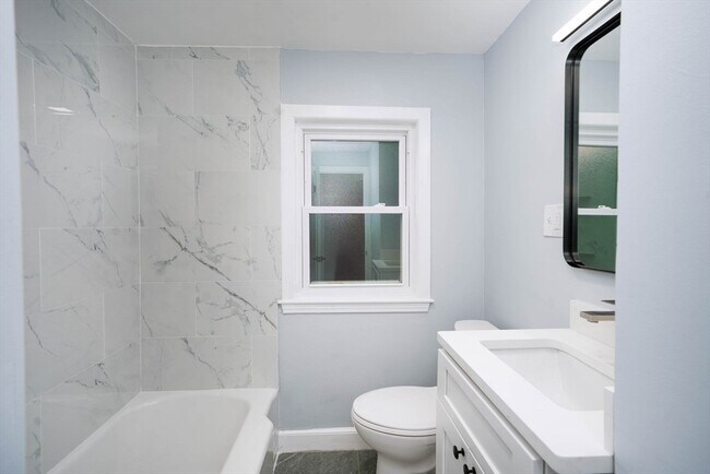 Building Photo - 25 Langley Cir