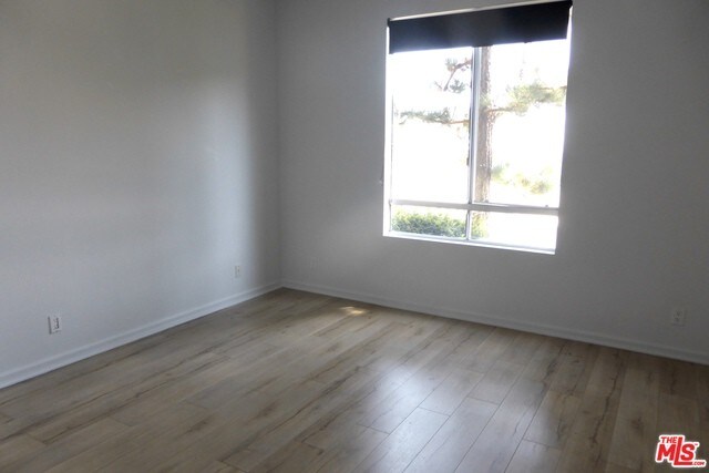 Building Photo - 1211 Sunset Plaza Dr