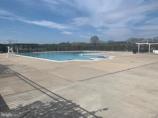 Building Photo - 6491 Jack Linton Dr S