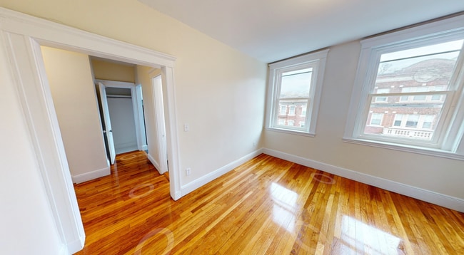 Building Photo - 136 Columbia St