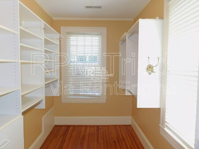 Building Photo - 1224 Glade St NW