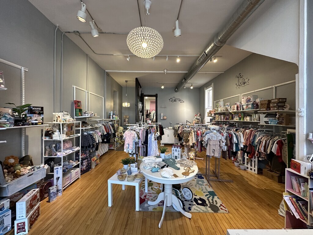 Building Photo - 3422 N Lincoln Ave