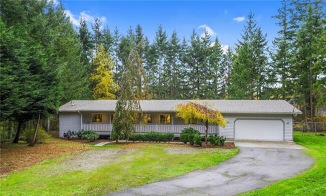 Building Photo - Immaculately maintained rambler in Sammamish with huge yard!!