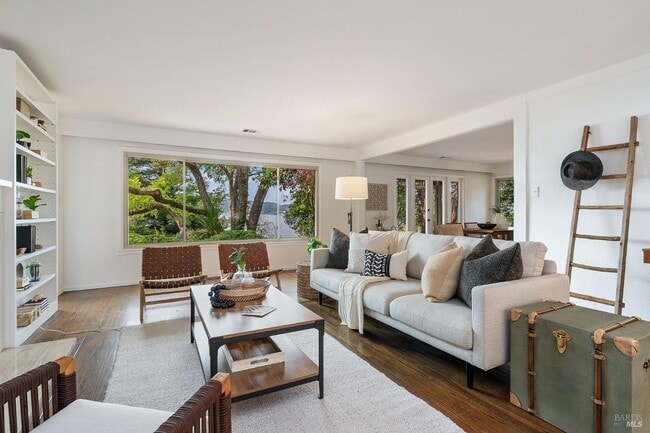 Building Photo - 765 Tiburon Blvd