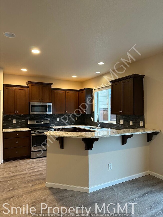 Building Photo - single house