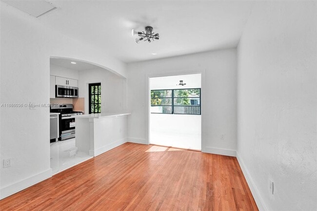 Building Photo - 9173 Byron Ave