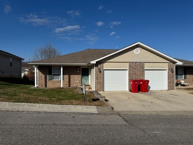 Primary Photo - 3 Bed 2 Bath Duplex To Include Single Car ...