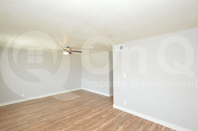 Building Photo - 6040 N 21st Ave