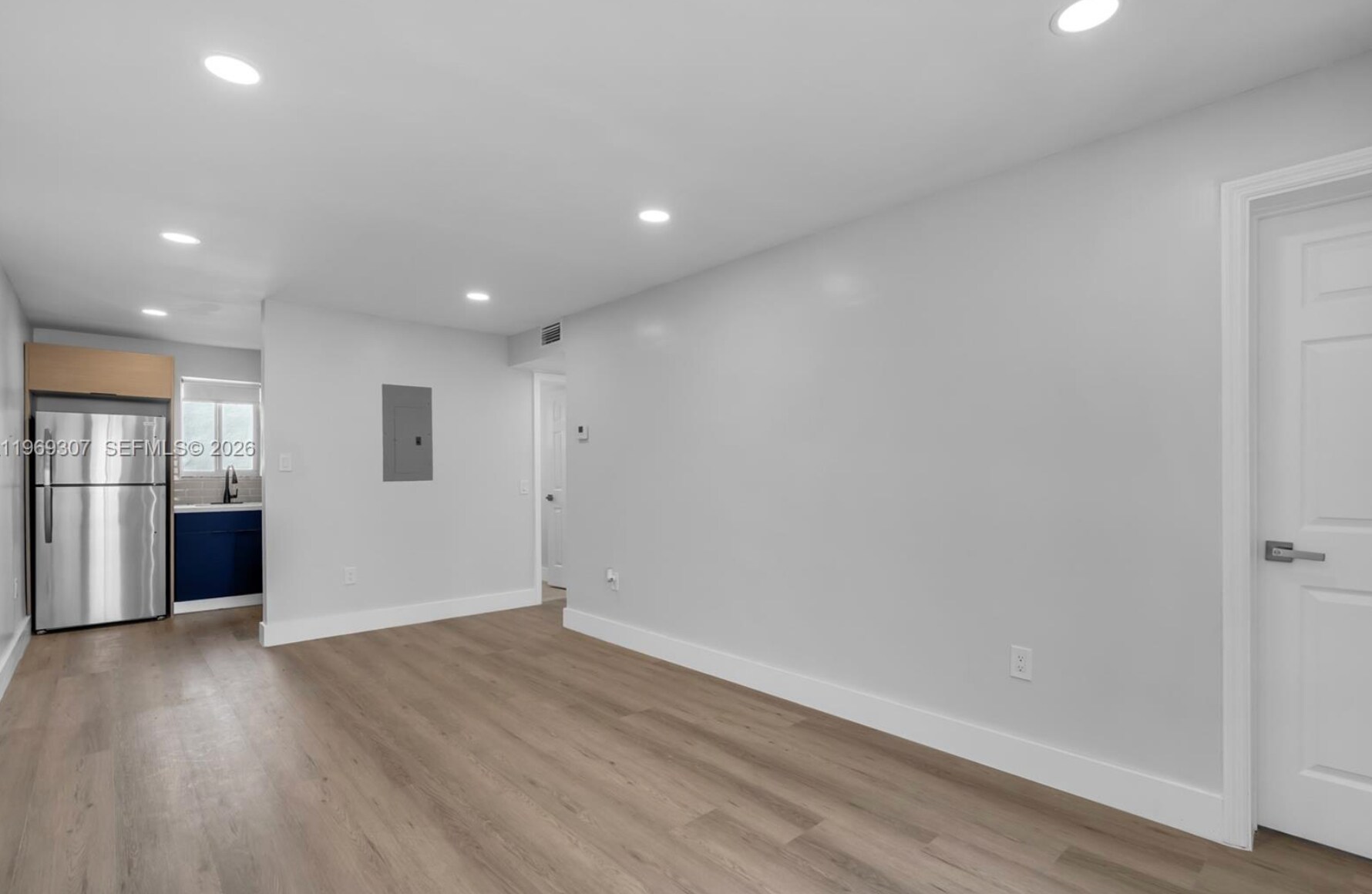 Building Photo - 560 NE 63rd St