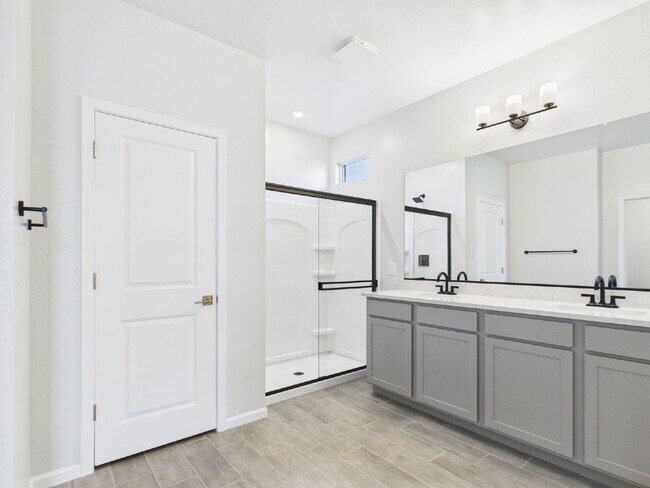 Building Photo - NORTH COPPER CANYON BRAND NEW BEAUTY