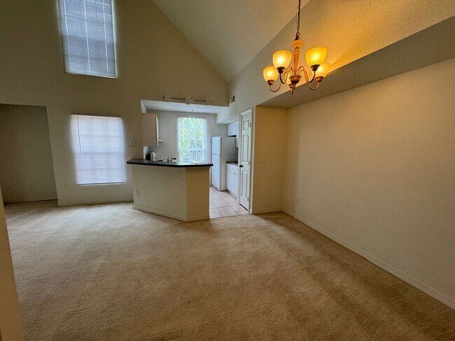 Building Photo - 1-Bedroom Condo with Loft & Washer/Dryer a...