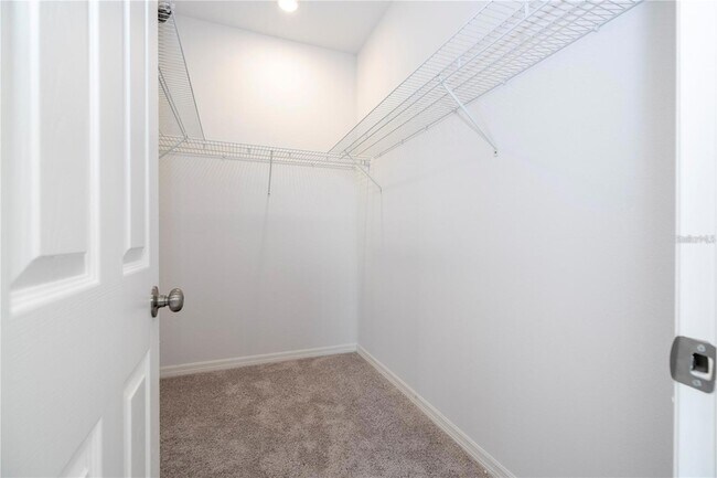 Building Photo - 833 Colville Dr