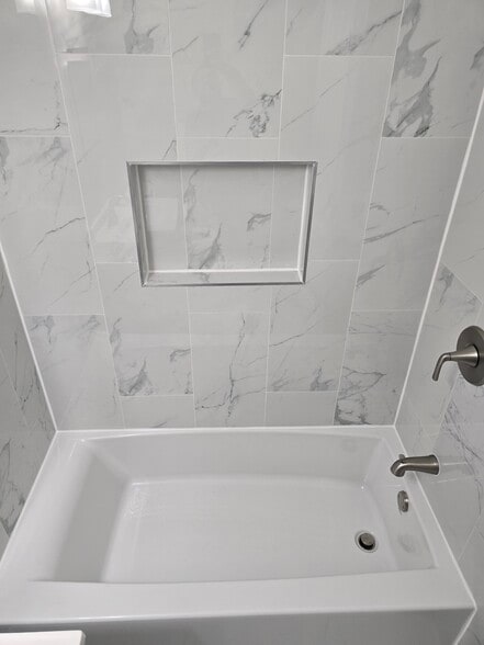 Building Photo - 1926 Guy Way