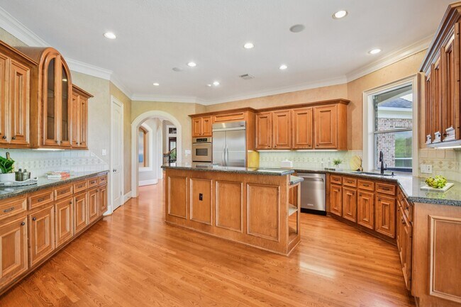 Building Photo - 2 Wilmington Ct