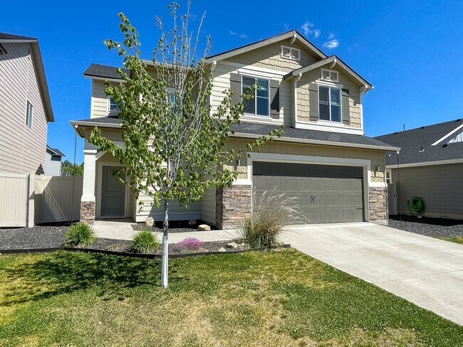 Building Photo - 2592 E Blackstone Dr