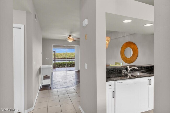 Building Photo - 242 Newport Dr