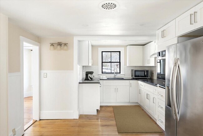 Building Photo - 85 Park St