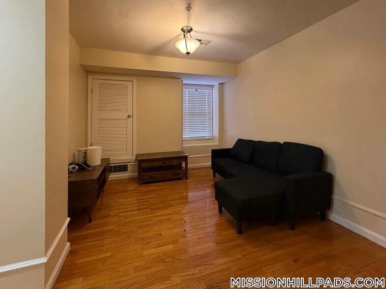 Building Photo - 712 Shawmut Ave