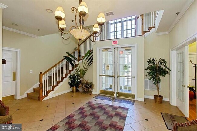Building Photo - Gorgeous condo in a great location!