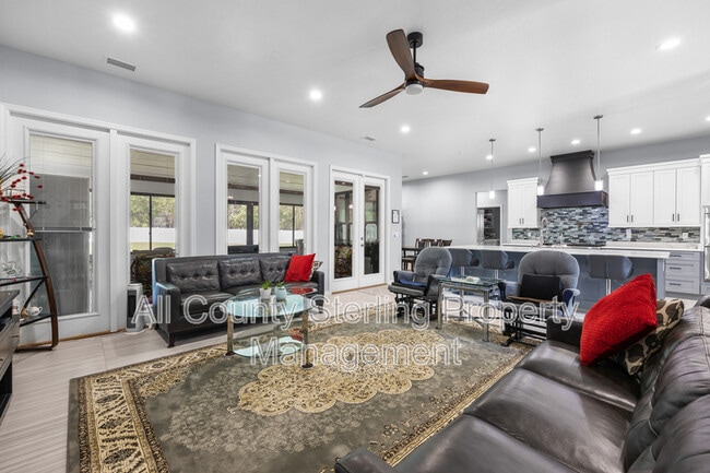 Building Photo - 4089 NW River Sebastian Ln