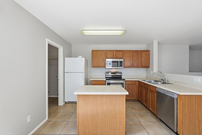 Building Photo - Johnson Ranch 3 Bedroom! Tile Throughout All Appliances!