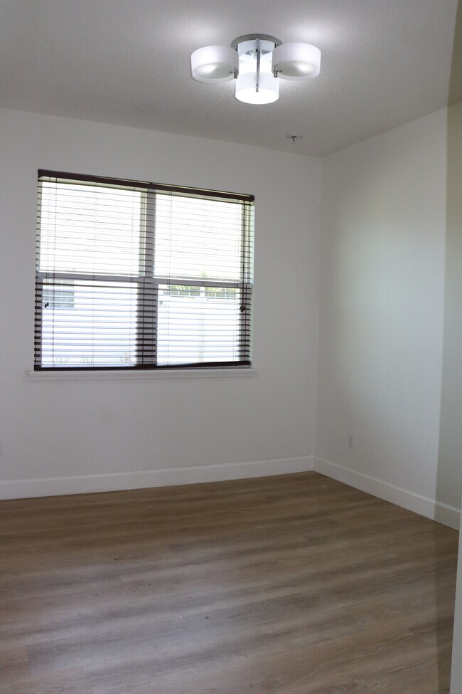 Building Photo - 28 Abacus Ave