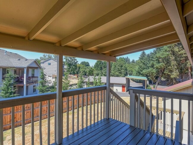 Building Photo - 4 Bedroom - Gated Community!