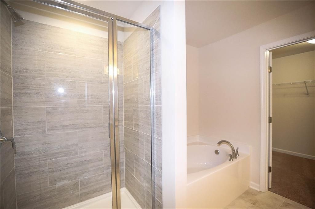 Building Photo - 327 Cashes Ct