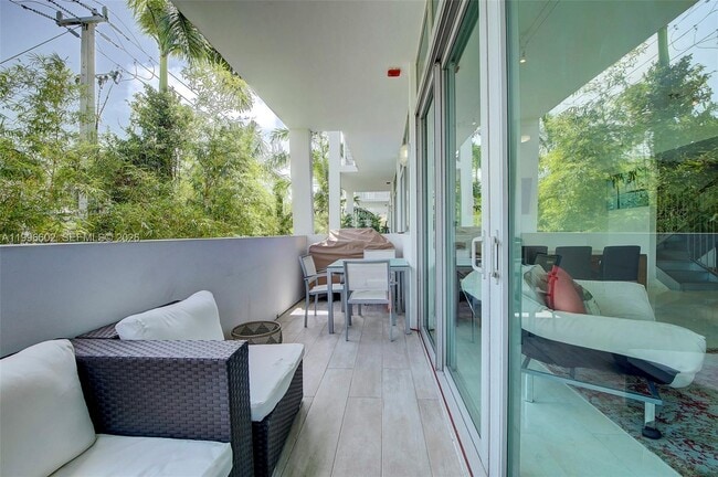 Building Photo - 1577 Bay Rd