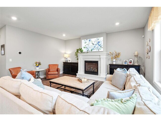 Building Photo - 4 Bed 3 Bath Dreamhouse in Eagan