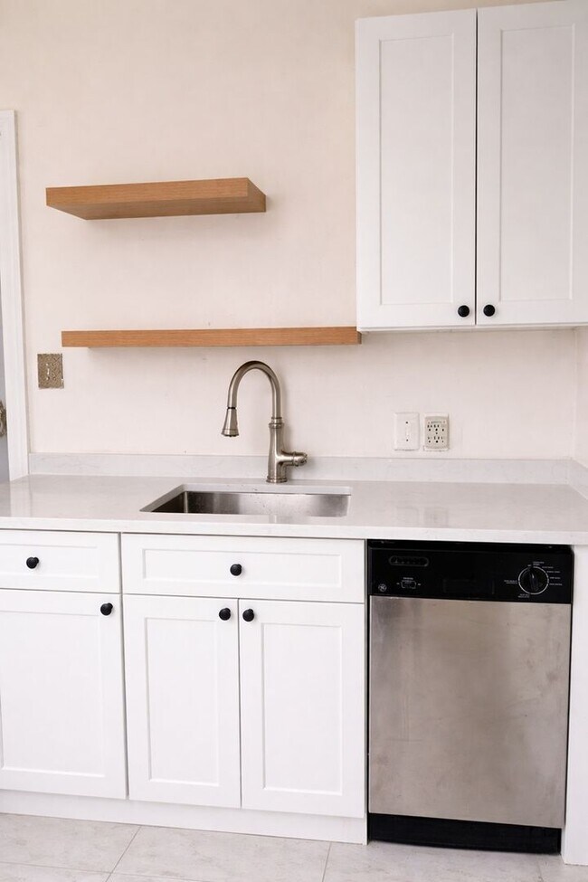 Building Photo - 1114 Florida Ave NE