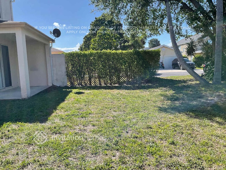 Building Photo - 5821 Azalea Cir