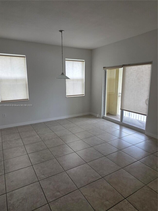 Building Photo - 10885 NW 89th Terrace