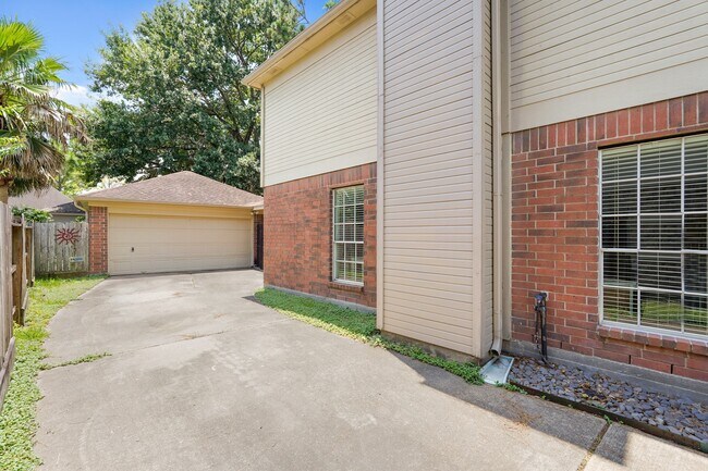 Building Photo - 10503 Minturn Ln