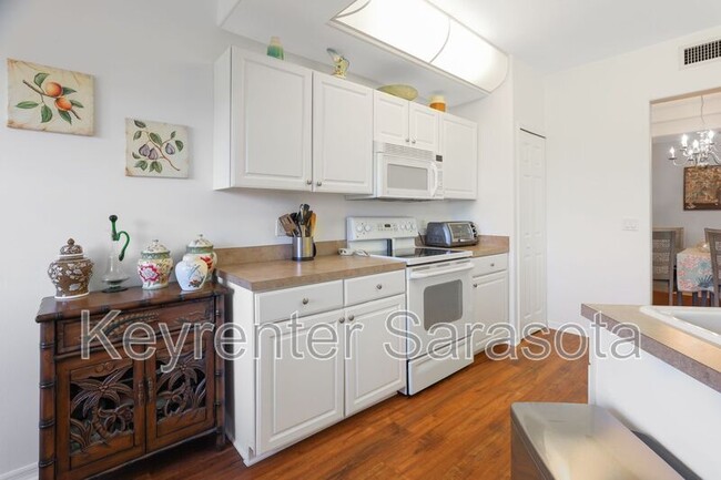 Building Photo - 7068 Prosperity Cir