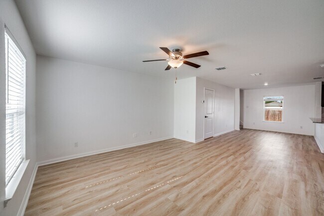 Building Photo - BEAUTIFUL HOME IN SAN ANTONIO TX. MOVE IN READY!.