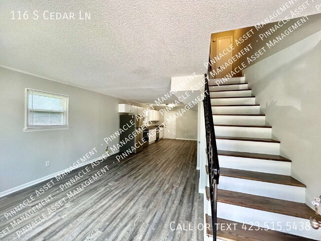 Building Photo - 116 S Cedar Ln