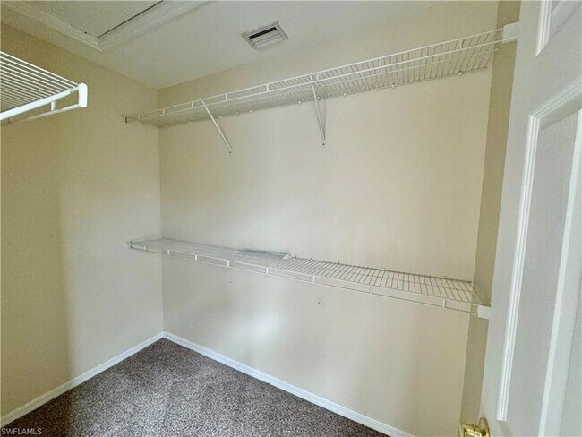 Building Photo - 860 Hampton Cir