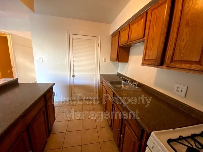 Building Photo - 3456 Beale Ct