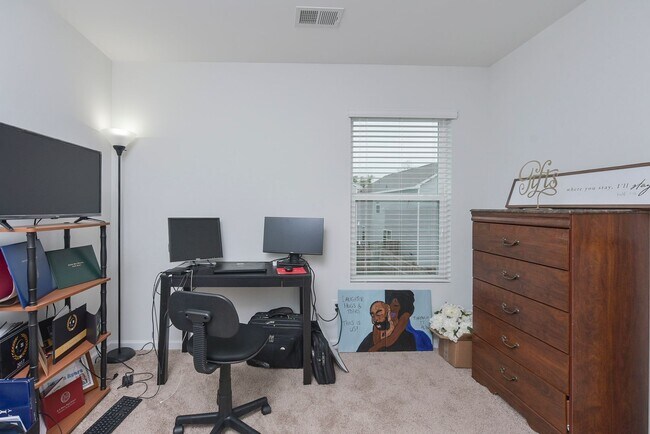 Building Photo - Modern Comfort in a Quiet Cul-de-Sac – 3 B...
